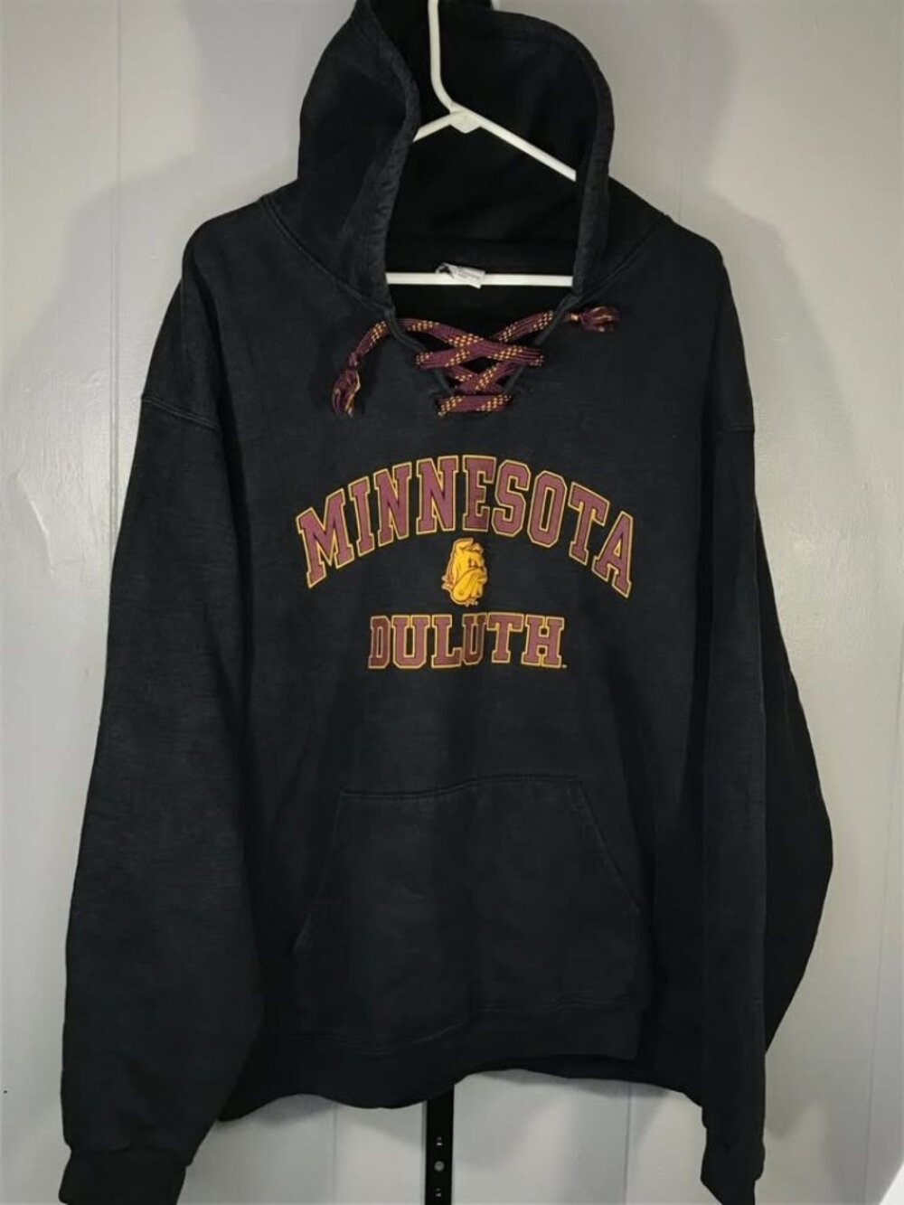 Vintage University Minnesota Duluth Bulldogs Hockey Lace Sweatshirt Hoodie mens